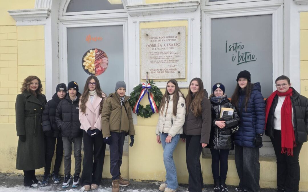 Polaganjem vijenca na pjesnikovu rodnu kuću i svečanim kulturno-umjetničkim programom Cesarići obilježili 124. obljetnicu pjesnikova rođenja