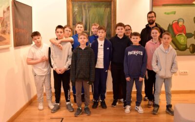 Naši učenici posjetili izložbu “U prolazu” u Gradskom muzeju